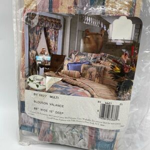 Vintage 1980’s Croscill Blouson Valance 88”x15 BV 6627 Abstract Isis